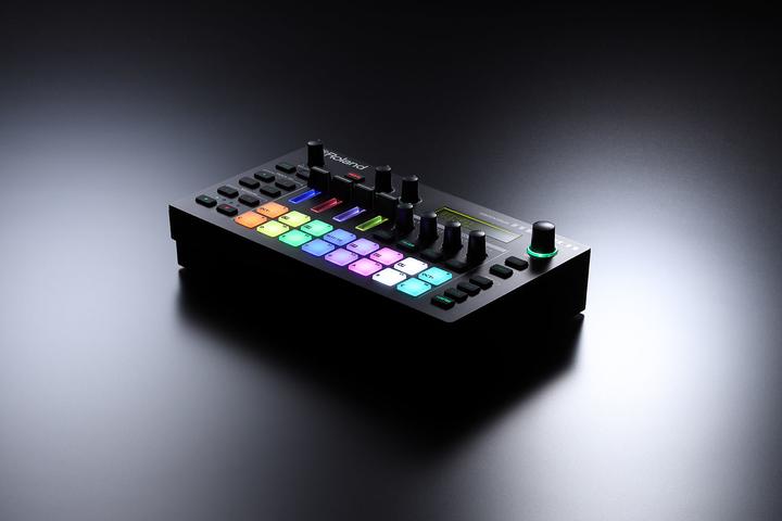 Produktbild Roland MC-101 (Synthesizer)