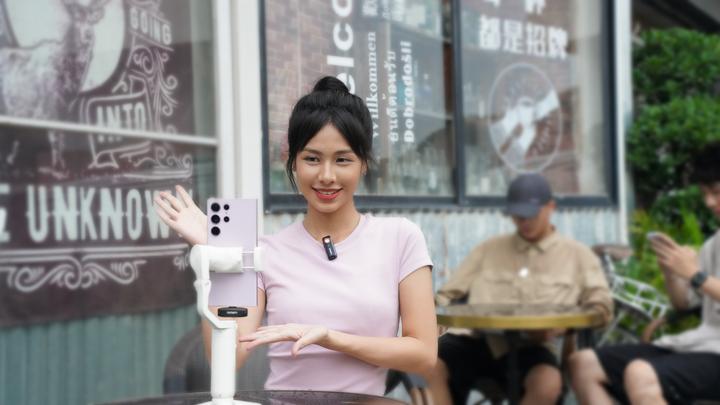 Actual product image Hohem MIC-01 (1TX + 1RX) - Lightning (black)