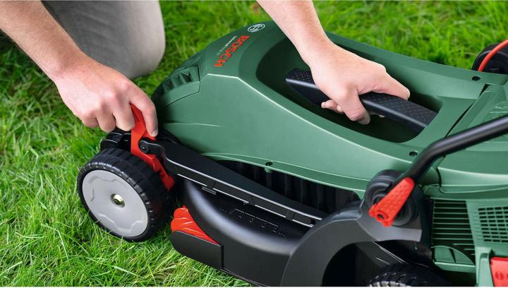 Actual product image Bosch Home & Garden UniversalRotak 37-555 (Electrical connection)