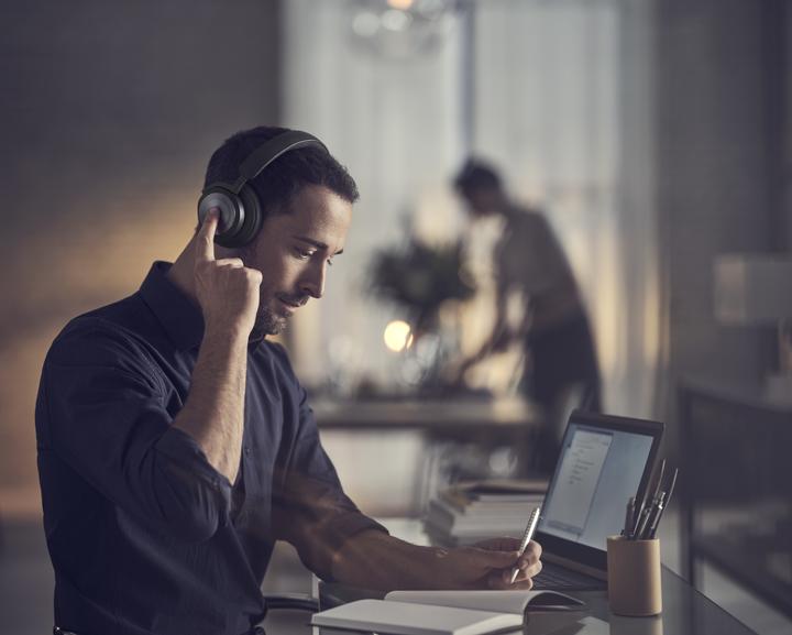 Produktbild B&O Beoplay HX (ANC, 35 h, Kabelgebunden, Kabellos)