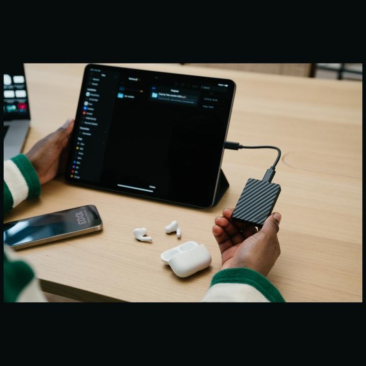 Produktbild Verbatim External Drive Store n Go Mini Stripe USB-C SSD 512GB Black 32034 (0.51 TB)