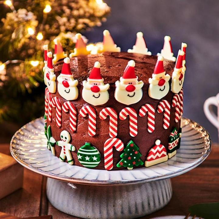 Actual product image FunCakes Décorations en chocolat - Figures de noël (12 pcs.)
