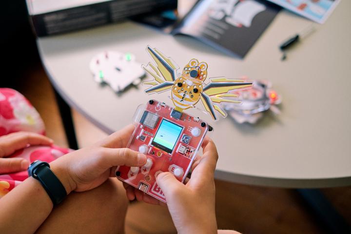 Immagine prodotto CircuitMess BIT - Console - Kit elettronico