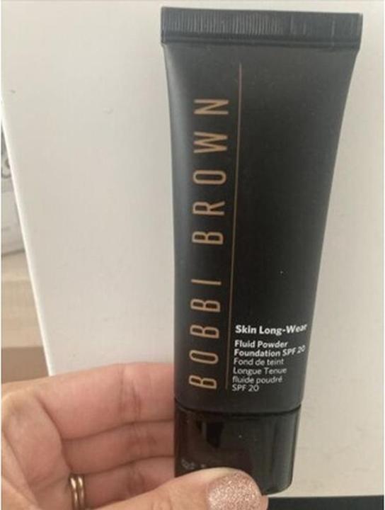Actual product image Bobbi Brown Skin Long Wear Powder Foundation Sun Protection Factor 20 Neutral Gold (Neutral Golden)