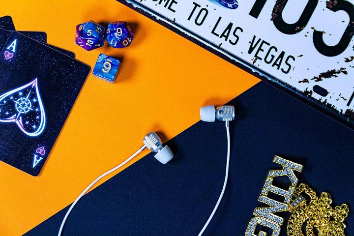 Produktbild Ludos In-Ear Kopfhörer mit Kabel und Mikrofon (Kabelgebunden)