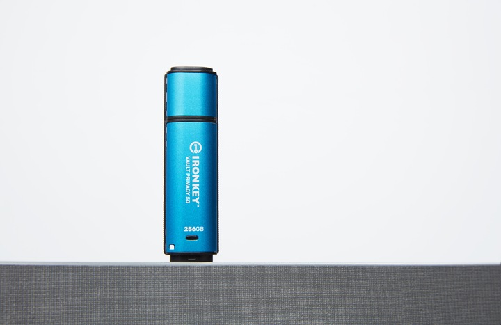 Actual product image Kingston IronKey Vault Privacy 50 (256 GB, USB-A, USB 3.2)