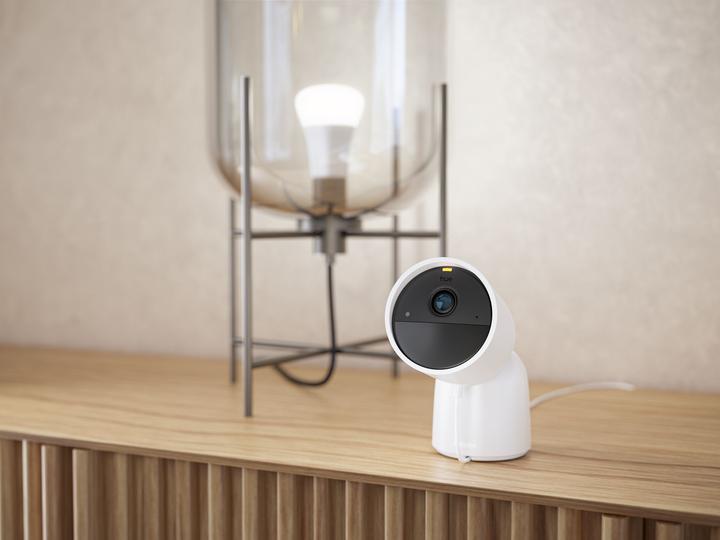 Produktbild Philips Hue Secure kabelgebundene Kamera mit Standfuss (1920 x 1080 Pixels)