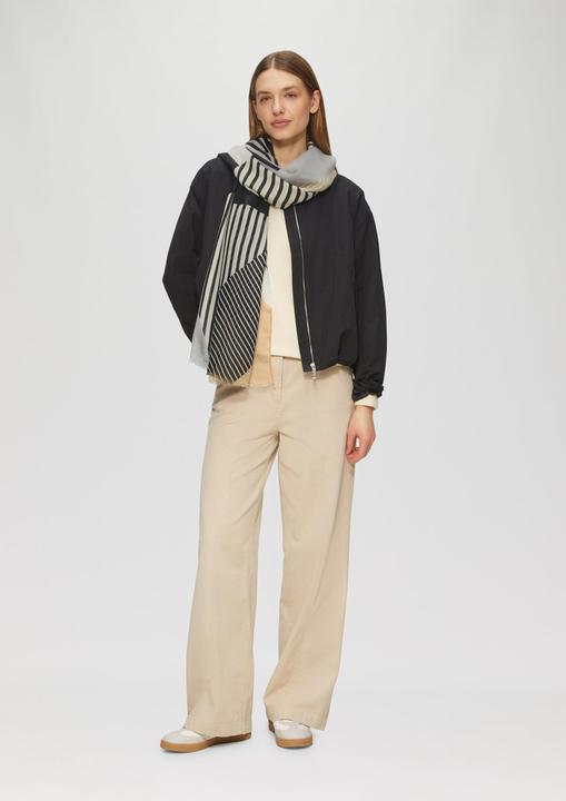 Produktbild S.Oliver Tuch Feines Tuch aus recyceltem Polyester mit modischem Artwork-Print