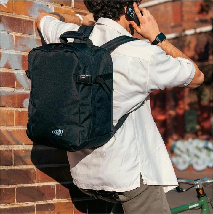 Actual product image Cabin zero Classic 28L backpack 39 cm laptop compartment (28 l)