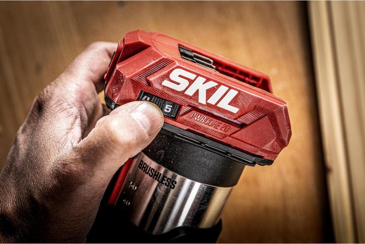Actual product image Skil VA1E3170CA Accu edge Oberfräse 20V Compact bürstenlos exkl. Akkus und Ladegerät (Edge router, Router)