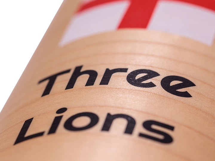 Actual product image Woodpads England shin guards (M)