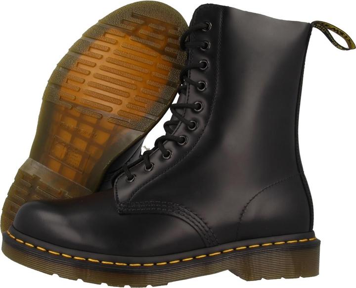 Actual product image Dr. Martens Boots (41)