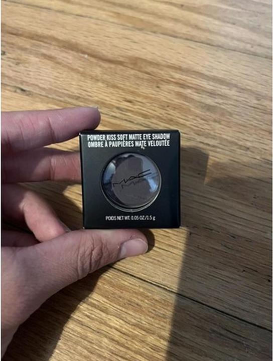 Image du produit MAC Cosmetics Powder Kiss Soft Matte Eye Shadow (Its Vintage)