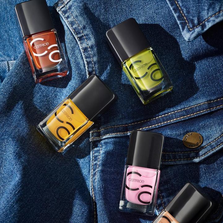 Actual product image Catrice Iconails (166 Say It In Red, Gel-Effect Nail Polish)