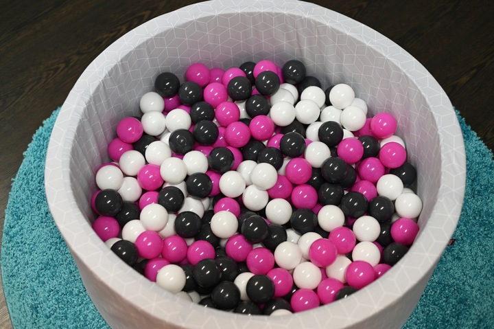 Produktbild Knorrtoys Bällebad soft - "Geo cube grey" - 300 balls creme/grey/rose (ca. 6cm Durchmesser)