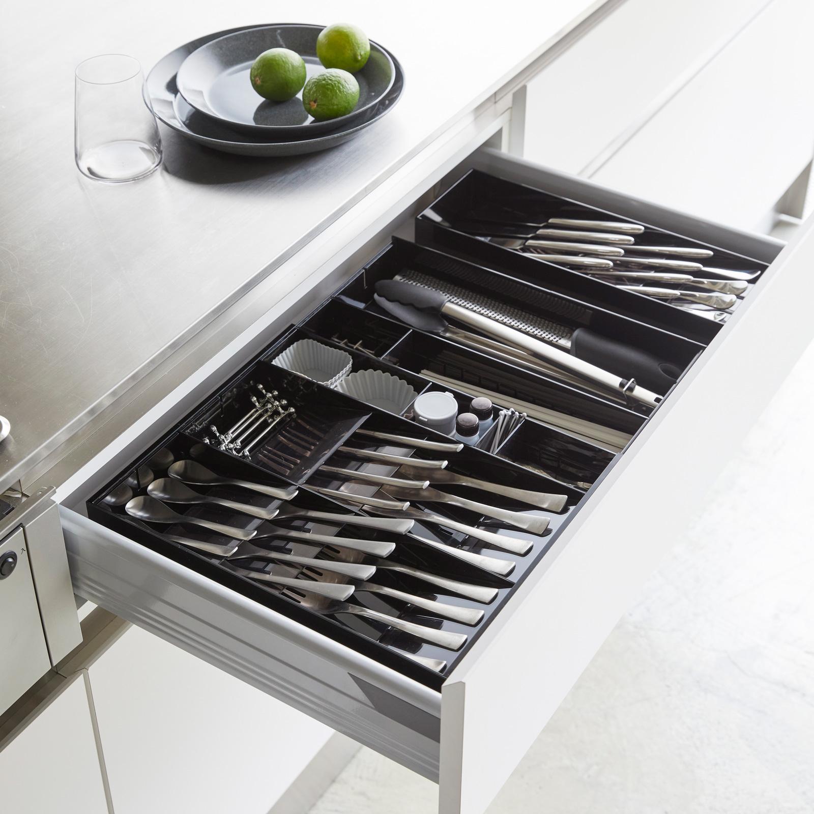 Thumbnail - Yamazaki Extendable Diagonal Cutlery Tray - Tower - Black, Besteckkasten, Schwarz