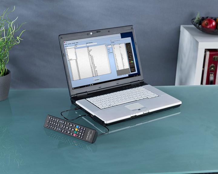 Actual product image Auvisio PC-programmable 4in1 universal remote control (Universal remote control, Infrared)