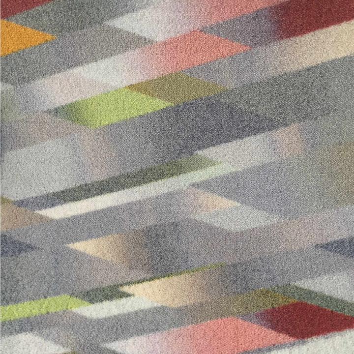 Actual product image Moooi Diagonal Gradient Carpet (300 x 400 cm)