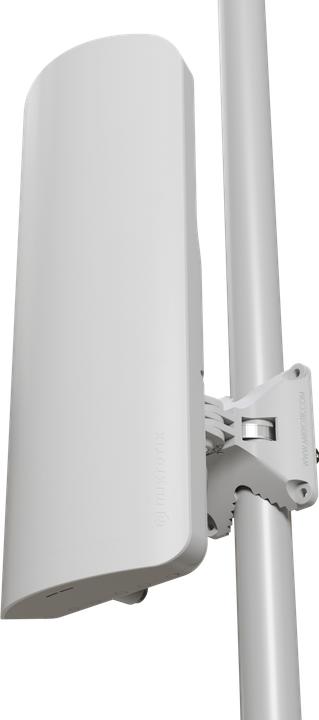 Actual product image MikroTik L22UGS-5HAXD2HAXD-15S - (2400 Mbit/s)