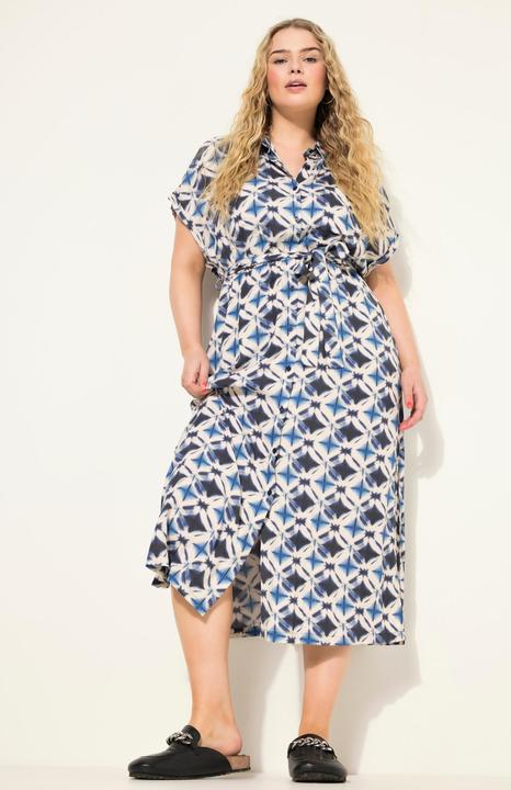 Image du produit Studio Untold Robe maxi oversized, avec col chemise et manches courtes. Imprimé batik (46, 48)