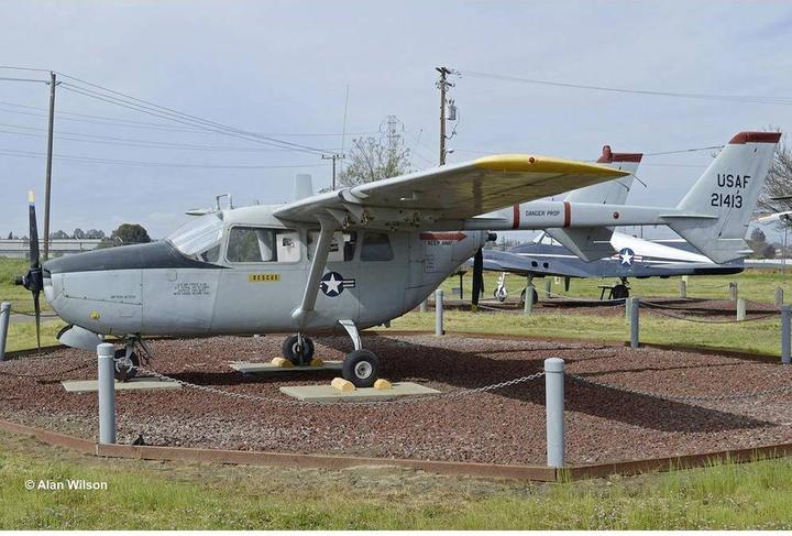 Actual product image Revell O-2A Skymaster