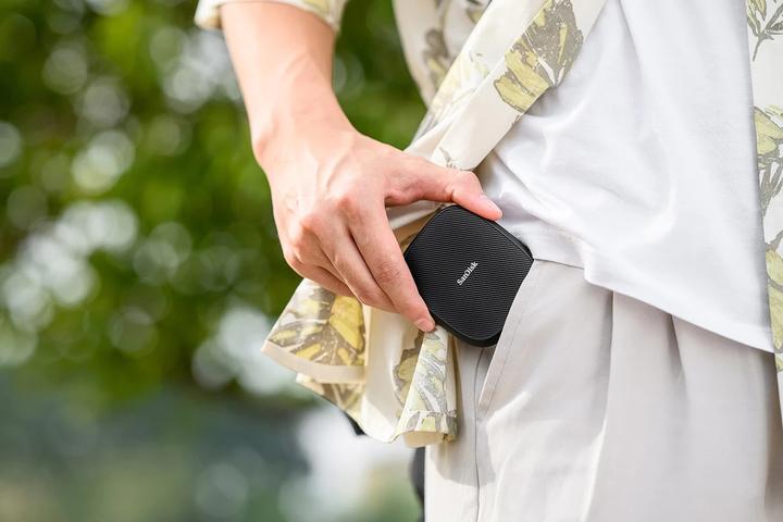 Actual product image SANDISK Phone SSD (1 TB)