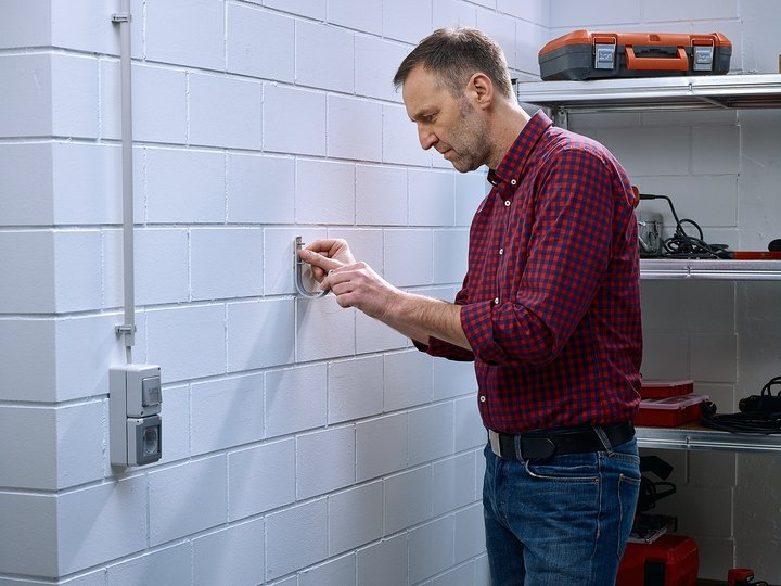 Produktbild tesa Klebeschraube für Mauerwerk & Stein, viereckig