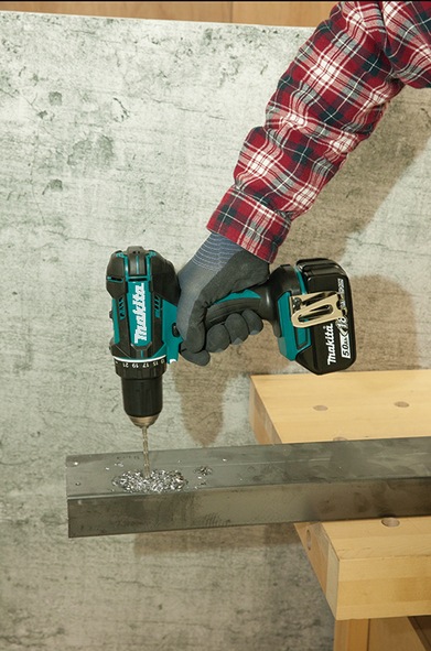 Productafbeelding Makita DDF482RTJ 18V met twee accu's (Oplaadbare batterij)