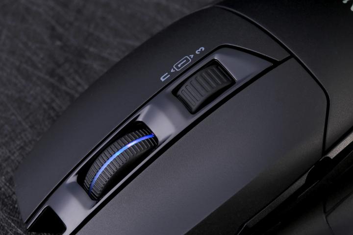 Actual product image A4Tech Bloody W70 Max Activated, RGB podsvícená herní myš, 12000 DPI, USB, černá (Cable)