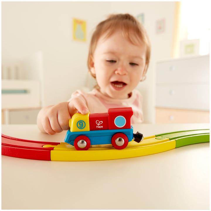 Actual product image Hape Brave little locomotive