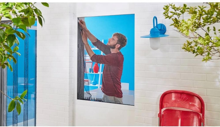 Image du produit tesa Moustiquaire STANDARD pour fenêtre, avec bande Velcro, sans perçage (130 x 150 cm)