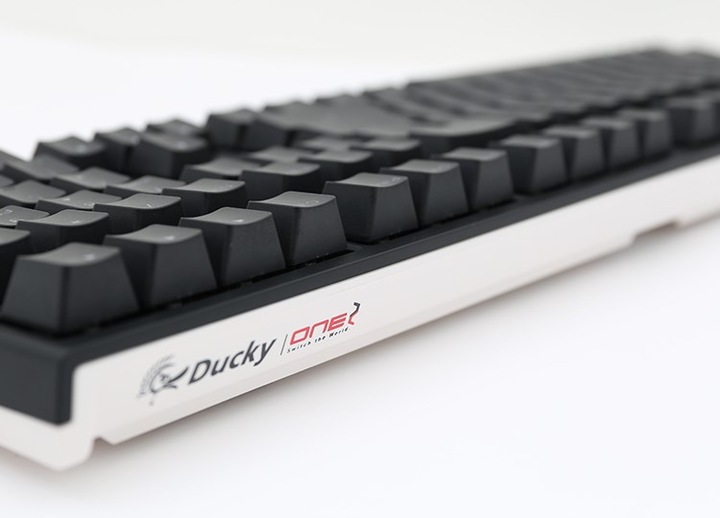 Produktbild Ducky One 2 Backlit PBT (DE, Kabelgebunden)