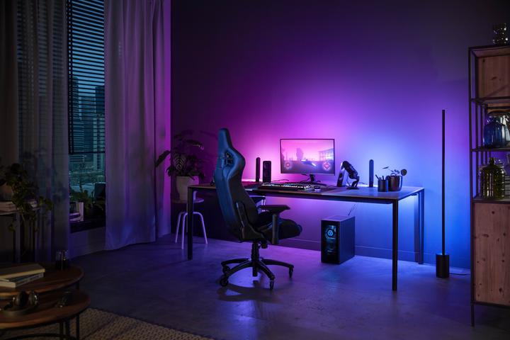 Actual product image Philips Hue Play Gradient incl. Bridge (Multicoloured, 90.50 cm, Indoor)