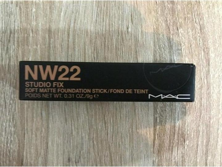 Produktbild MAC Cosmetics Studio Fix Soft Matte Foundation Stick (NW22)