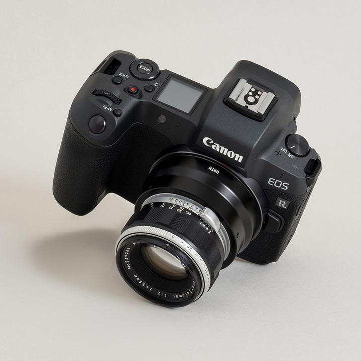 Produktbild Urth Lens Mount Adapter: Compatible with M42 Lens to Canon RF Camera Body