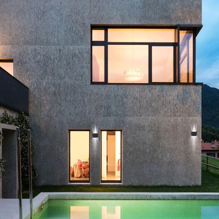 Image du produit V-TAC VT756B Applique murale 6W avec puce Bridglux Corps noir rond IP65 4000K (700 lm, IP65)