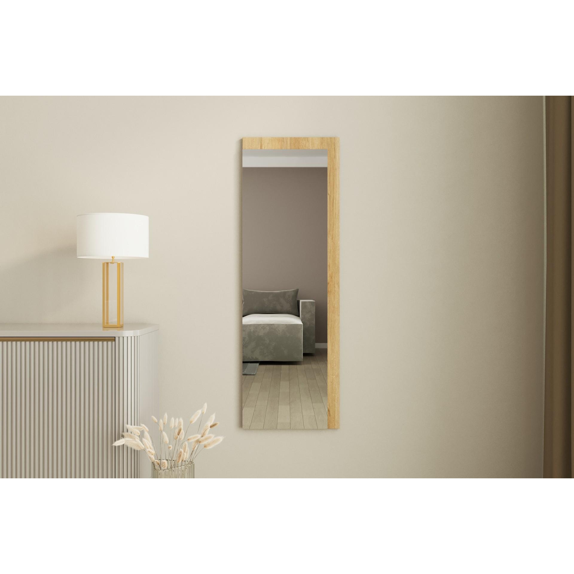 Hanah Home, Spiegel, Lariya