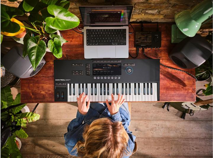 Actual product image Native Kontrol S49 MK3 (Keyboards)