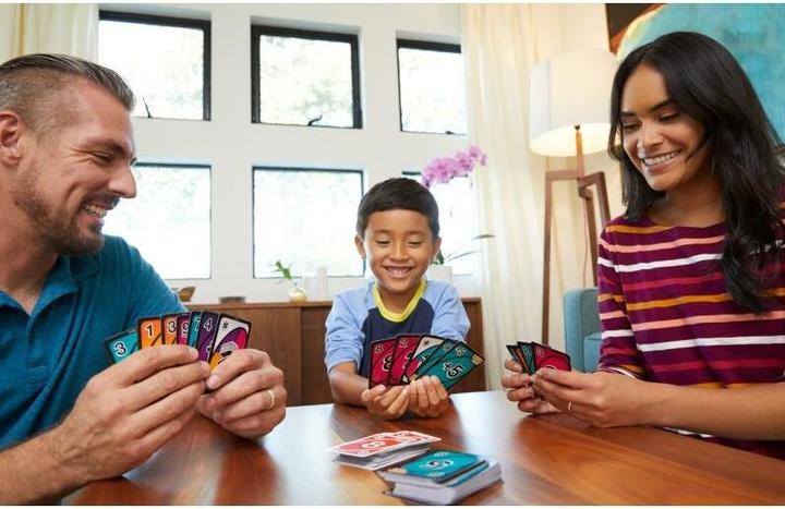 Produktbild Mattel Games Uno Flip (Multilingual, 2 - 10 Spieler)