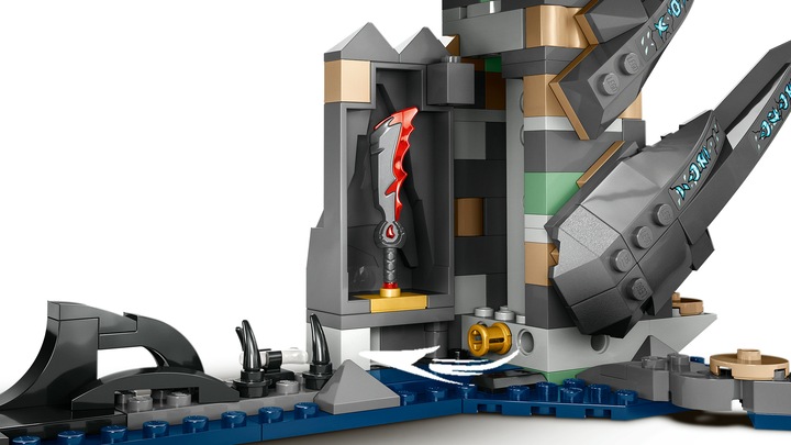 Actual product image LEGO Wolf Mask Shadow Dojo (71813, LEGO Ninjago)