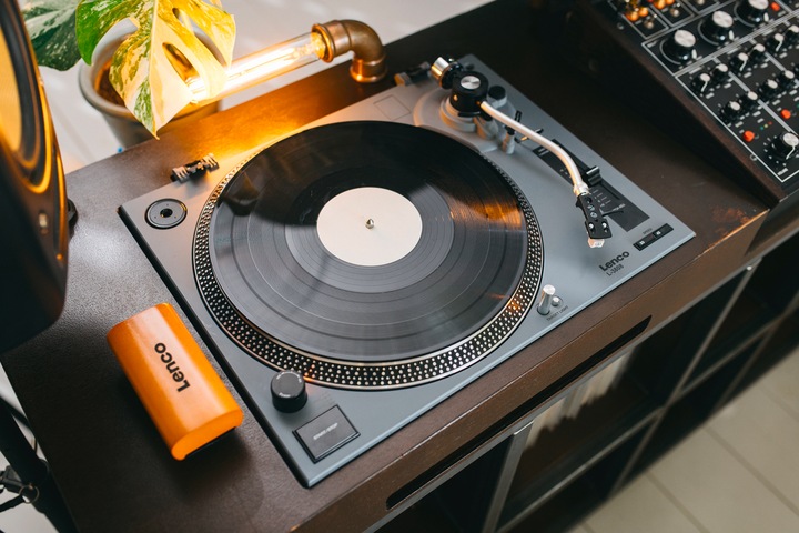 Actual product image Lenco TTA-5IN1 (Record player cleaning)