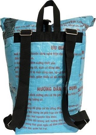 Produktbild Bekos Upcycling - Kurierrucksack aus recycelten Fischfuttersäcke blau (40 l)