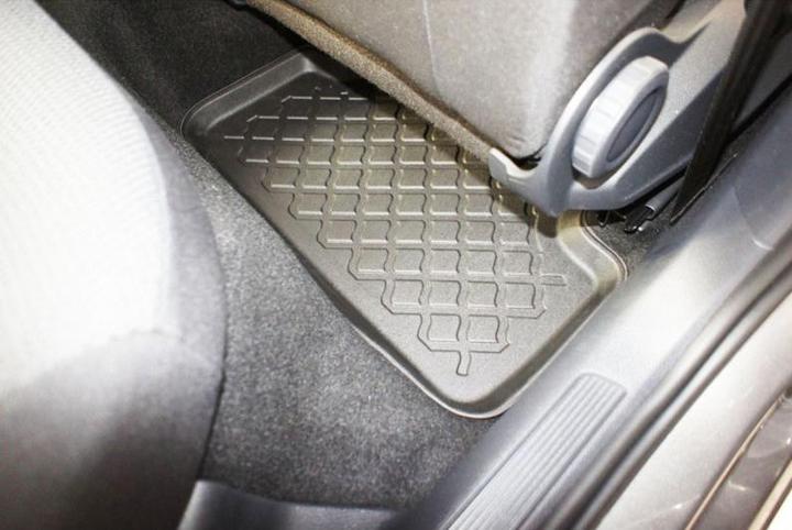 Produktbild Aristar Allwetter Fussmatten für VW Golf 8 Limousine ab 2020 bis heute (Hybrid mHEV) (1 Set à 3 Fussmatten)