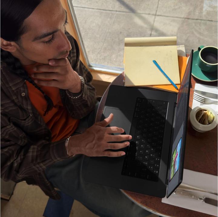Immagine prodotto Apple MacBook Pro - Late 2023 (14", M3 Max, 128 GB, 1000 GB, CH)