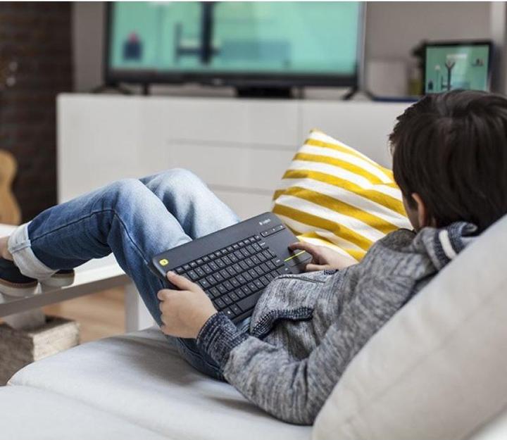 Produktbild Logitech K400 Plus (US, Kabellos)