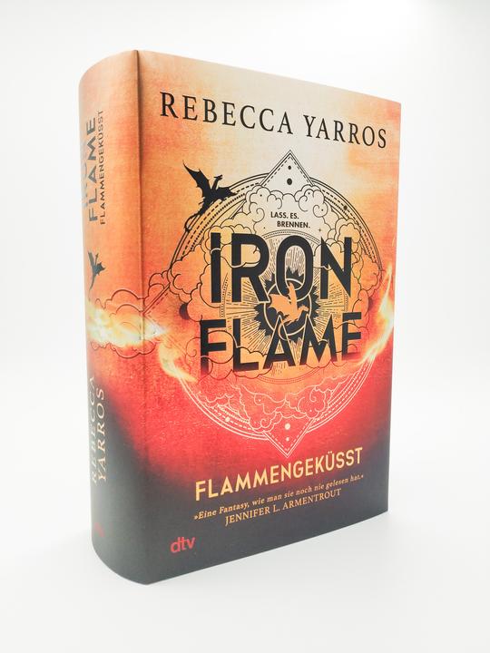 Image du produit Iron Flame Flammengeküsst (Allemand, Michaela Kolodziej cok, Michelle Gyo, Rebecca Yarros, Melanie Korte, 2023)