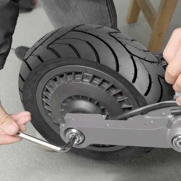 Actual product image Avizar 11 inch CST tyres