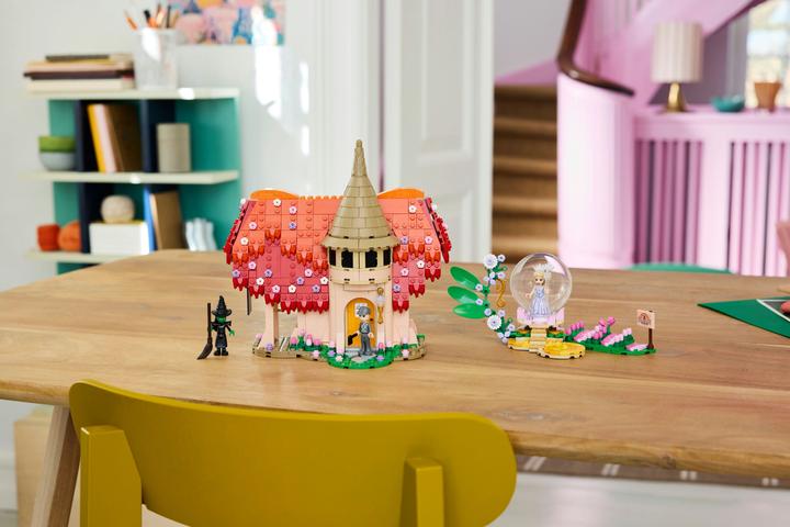 Actual product image LEGO Glinda & Elphaba Visit Munchkinland (75690)
