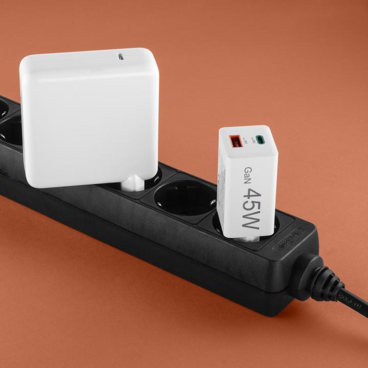 Image du produit Hama Chargeur rapide, 1x USB-C PD, 1x USB-A QC, mini-chargeur, 45 W, blanc (45 W)