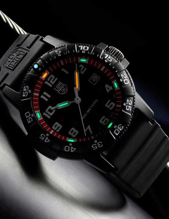 Actual product image Luminox Leatherback Sea Turgle Gian 0320 Series (Sports watch, 44 mm)